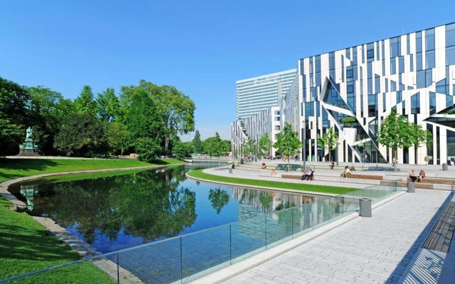 Düsseldorf: In a nutshell - the 60 minutes tour - Price and value for a $17, one-hour Düsseldorf hit