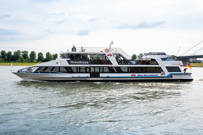 Düsseldorf Sightseeing round-trip Cruise - Timing and seat strategy for the best light