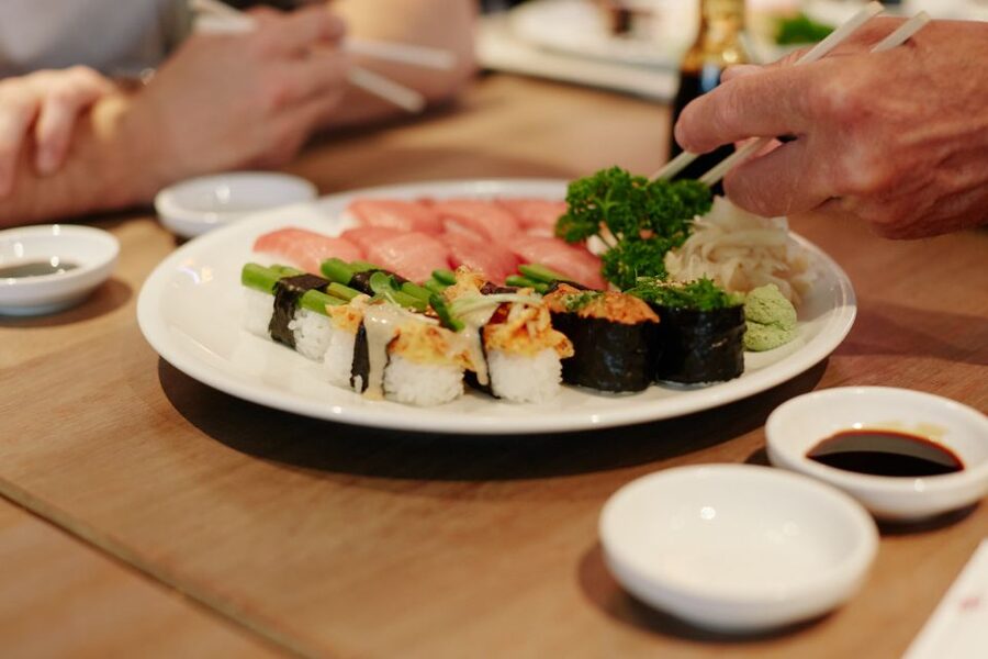 Düsseldorf: Sushi, Sake & Japanese Lifestyle Tour - Manga comics: pop culture you can shop for on the street