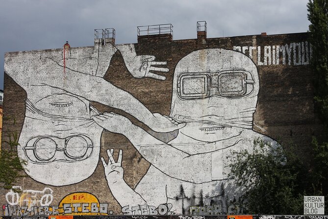 East Meets West: Berlin Food Culture & Street Art - Coffee, Street Art Stories, and Why the Guide Matters