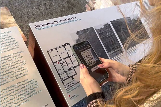 Escaping and spying on the Berlin Wall Scavenger hunt - Who this puzzle hunt suits best