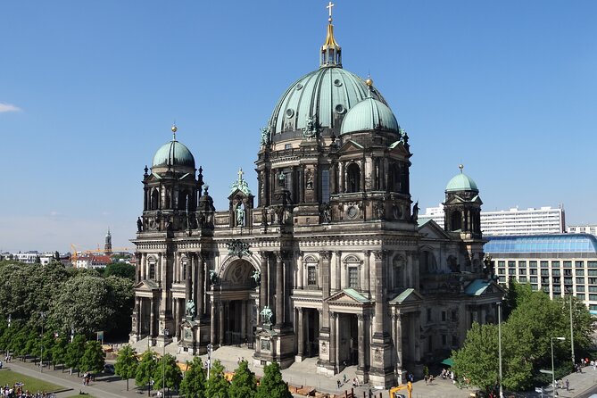 Explore Berlin History and Highlights Sightseeing Walking Tour - Reichstag Building and the Meaning of Power in Stone