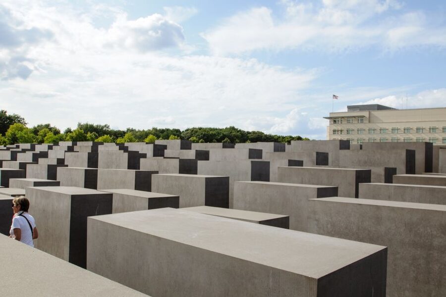 Explore Berlin: See All The Iconic Sights & Some Hidden Gems - How the Guides Shape the Whole Experience
