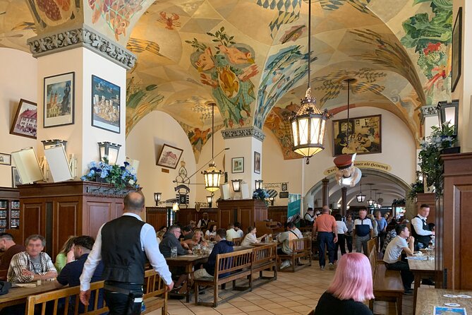 Fall in Love with Munich in a Private Old Town Walking Tour - Dallmayr and Schäfflerstraße: royal traditions, coffee lovers, and pest-era folklore