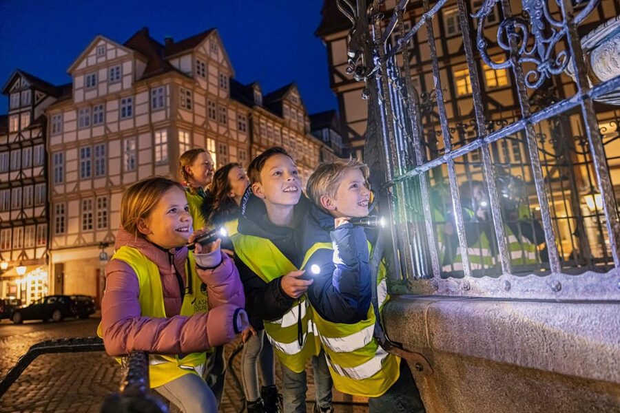 Flashlight tour for children/teenagers - How the 1.5 Hours Flows With Kids and Teens
