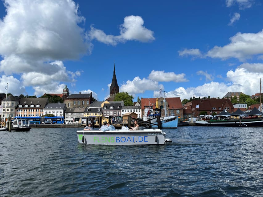 Flensburg: E-Boat rent - Meeting at the jetty and getting comfortable fast