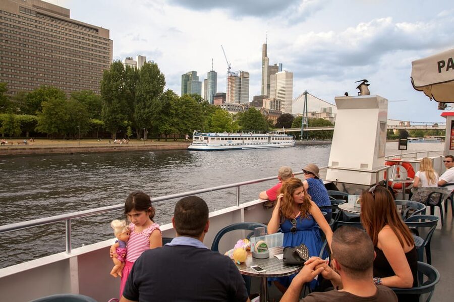 Frankfurt: 1-Hour Panorama Boat Cruise on the river Main - Best Seating and Photo Tips for the Frankfurt Skyline From the Top Deck