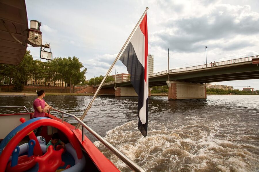 Frankfurt: 1-Hour Panorama Boat Cruise on the river Main - Should You Book This Frankfurt Main River Cruise?