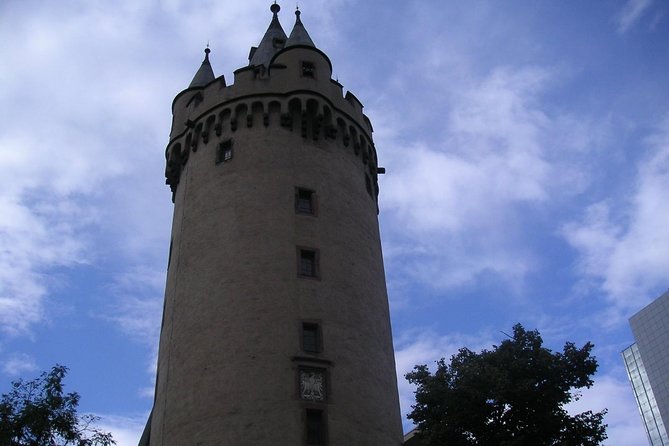 Frankfurt Highlights English Walking Tour - Staufenmauer and Old Town paths: medieval walls and the city’s edges
