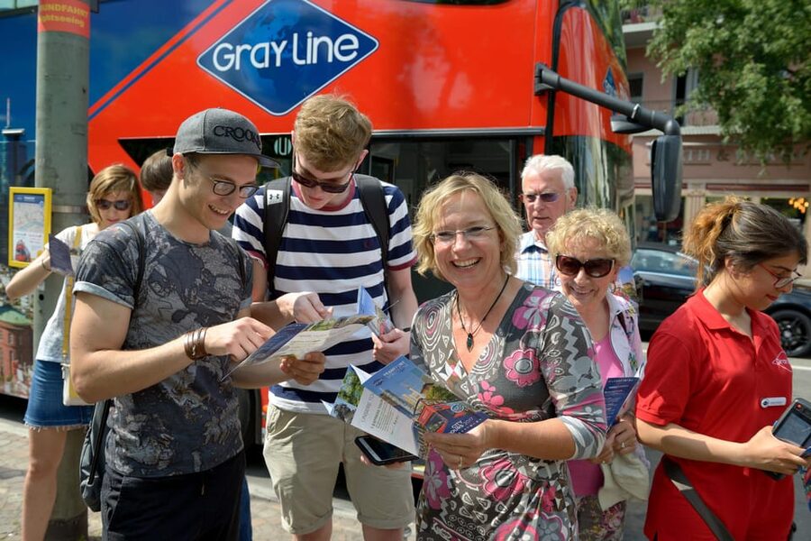 Frankfurt: Hop-On, Hop-Off Grand or Express Bus Ticket - Riverfront rhythm: Museumsufer, Eisener Steg, Untermainkai, and Mainkai