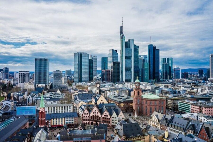 Frankfurt: Must-See Attractions Walking Tour with a Guide - St Bartholomew Cathedral: Roman Gothic, city symbol energy