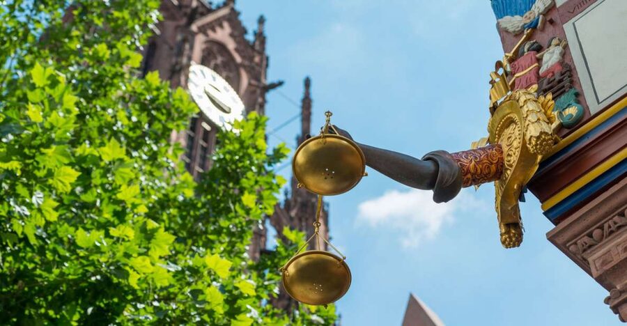 Frankfurt: New Old Town and Highlights German-Language Tour - Why Frankfurt’s reconstructed New Old Town feels different