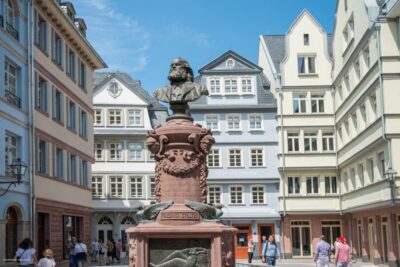 New Old Town and Highlights German-Language Tour