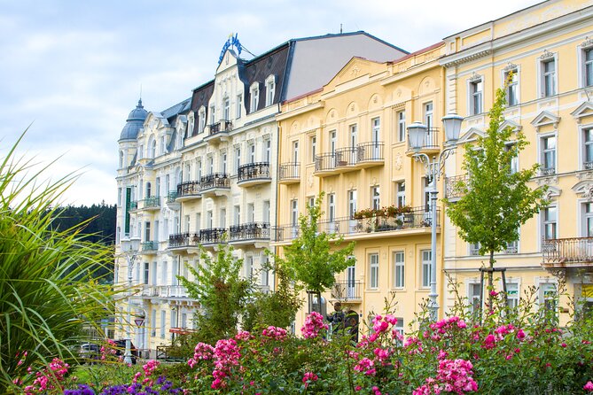 Frankfurt: Old Town Highlights Private Walking Tour - Main River boat cruise and the European Central Bank view