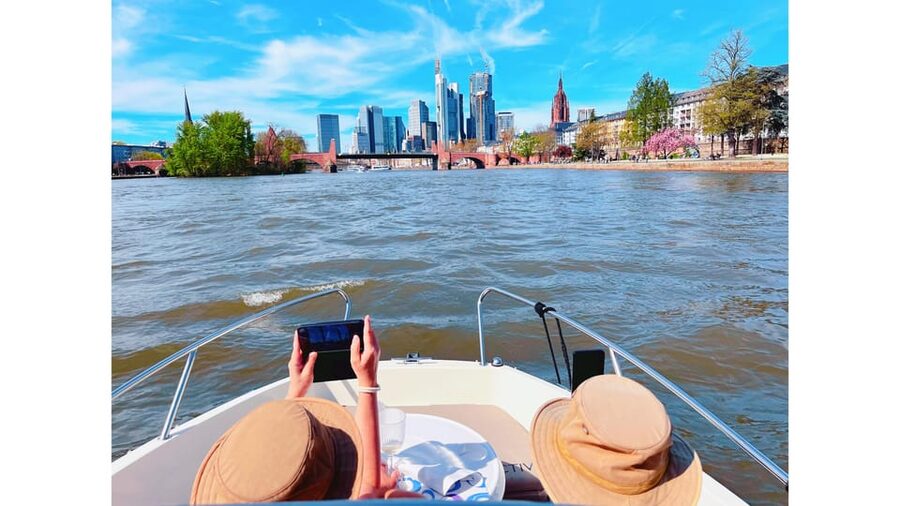 Frankfurt: Private Sport Boat Tour - Speed, Fun & Skyline - Key Highlights You Should Know Before You Go