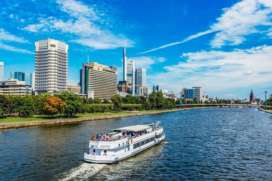 Frankfurt: River Main Sightseeing Cruise with Commentary - 50 minutes versus 100 minutes: choose based on what you want to see