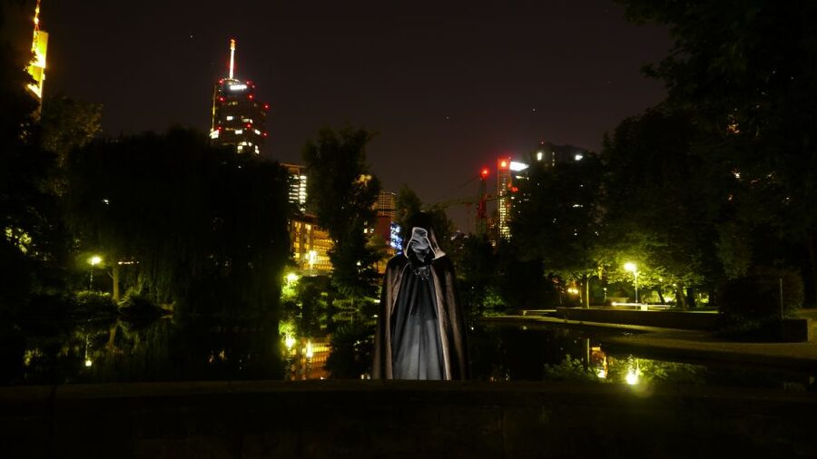 Frankfurt: The Black Death Tour - Entering through Eschenheimer Tower, Frankfurt’s old city gate energy