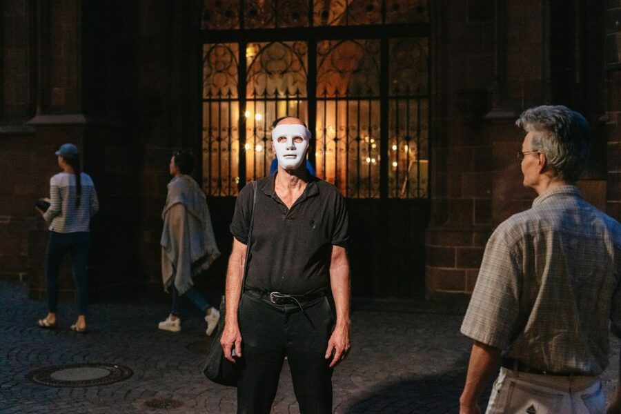 Frankfurt: "The Sandman" Nightmarish Walking Tour - Rotes Haus: When a Facade Becomes Part of the Plot