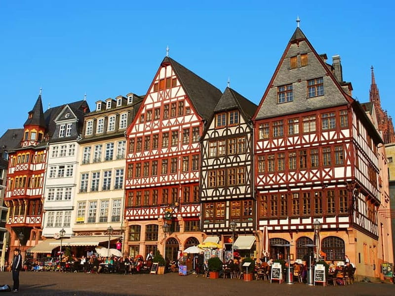 Frankfurt: Walking tour between St. Paul's Church, Main & Old Town flair in German - Medieval imperial palace remains: learning by looking, not reading