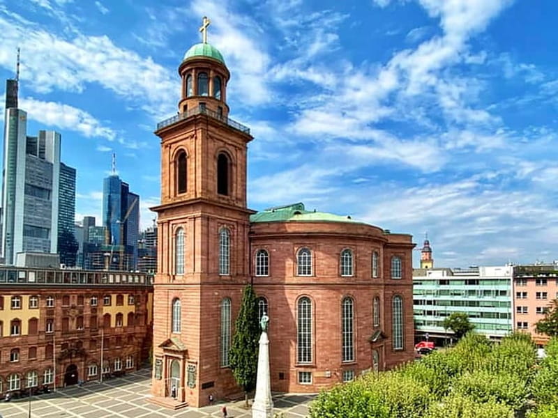 Frankfurt: Walking tour between St. Paul's Church, Main & Old Town flair in German - Timing, pacing, and how cold weather can change the feel