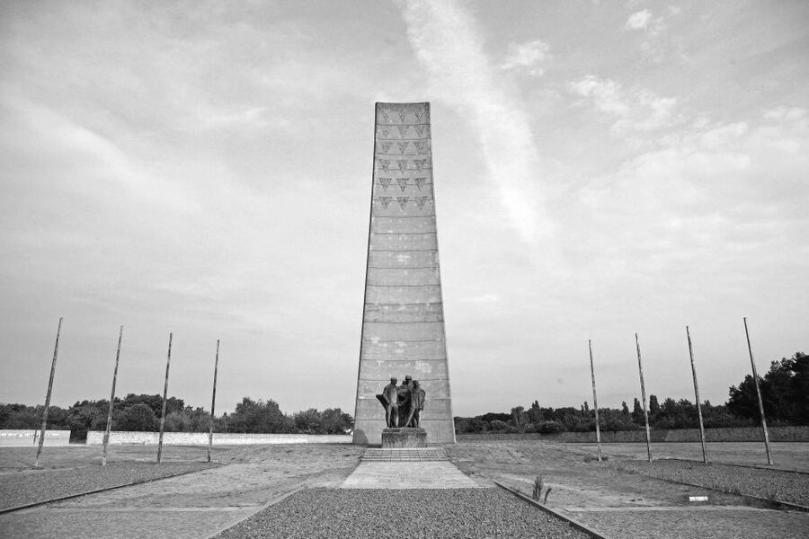 From Berlin: Licensed Sachsenhausen Tour with max. 15 people - The guide’s role: how context turns facts into understanding