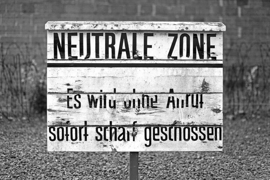 From Berlin: Licensed Sachsenhausen Tour with max. 15 people - Station Z execution center memorial: slow down for meaning
