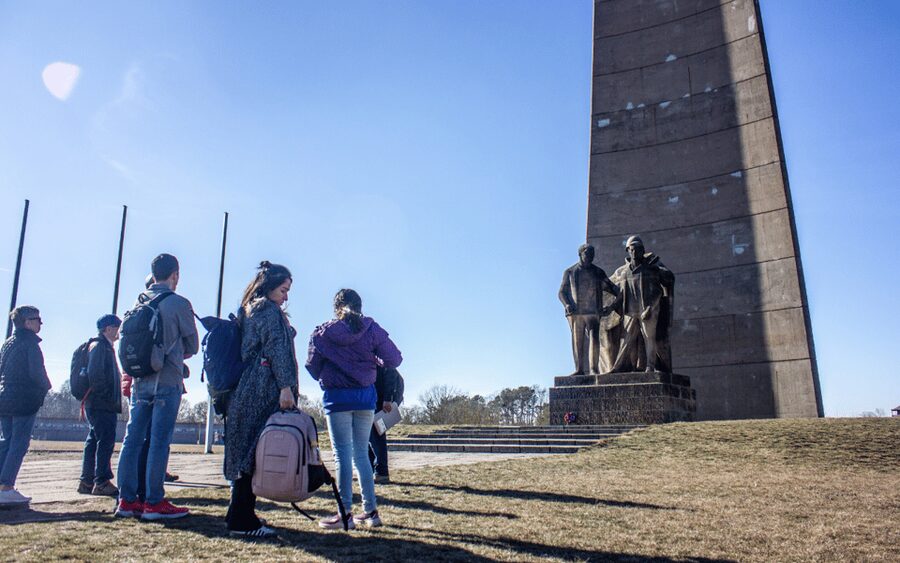 From Berlin: Sachsenhausen Concentration Camp Museum Tour - Guides make the difference: what the best runs feel like