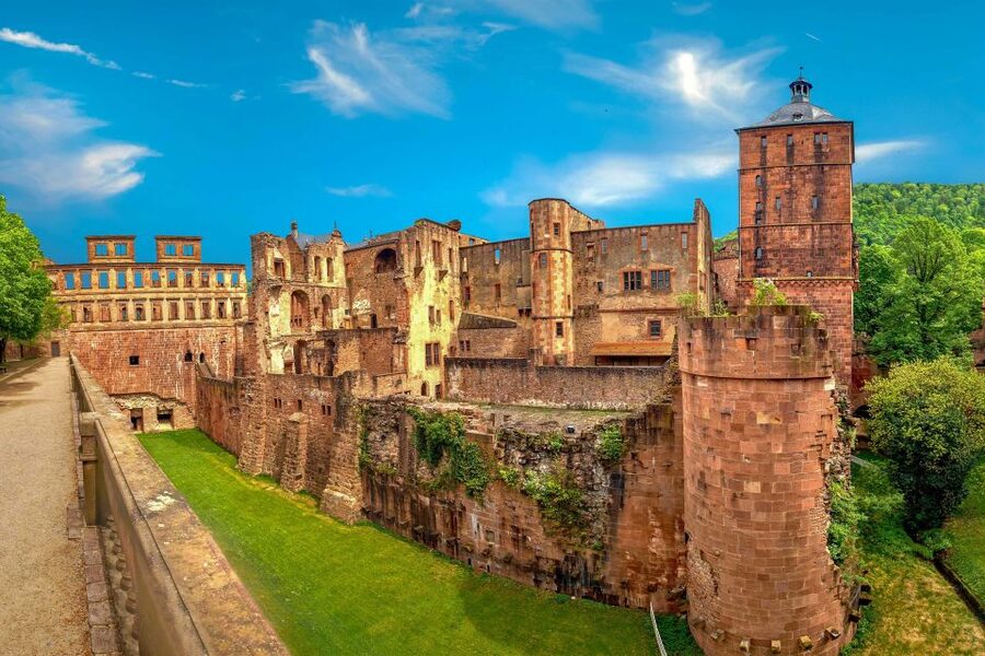 From Frankfurt: Heidelberg, Castle and Old City Guided Tour - The Old City Walking Route: Karl’s Gate, Old Bridge, and Holy Spirit Church