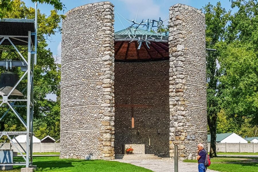 From Munich: Dachau Memorial Site Half-Day Trip - The guide factor: sensitivity, dignity, and pacing that helps you process