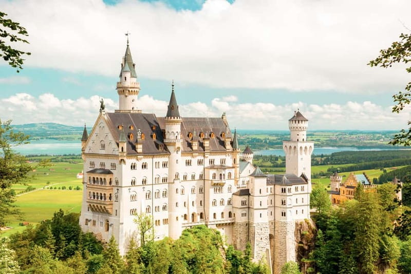 From Munich: Premium Neuschwanstein Castle & Linderhof Tour - Neuschwanstein Castle: what skip-the-line really buys you