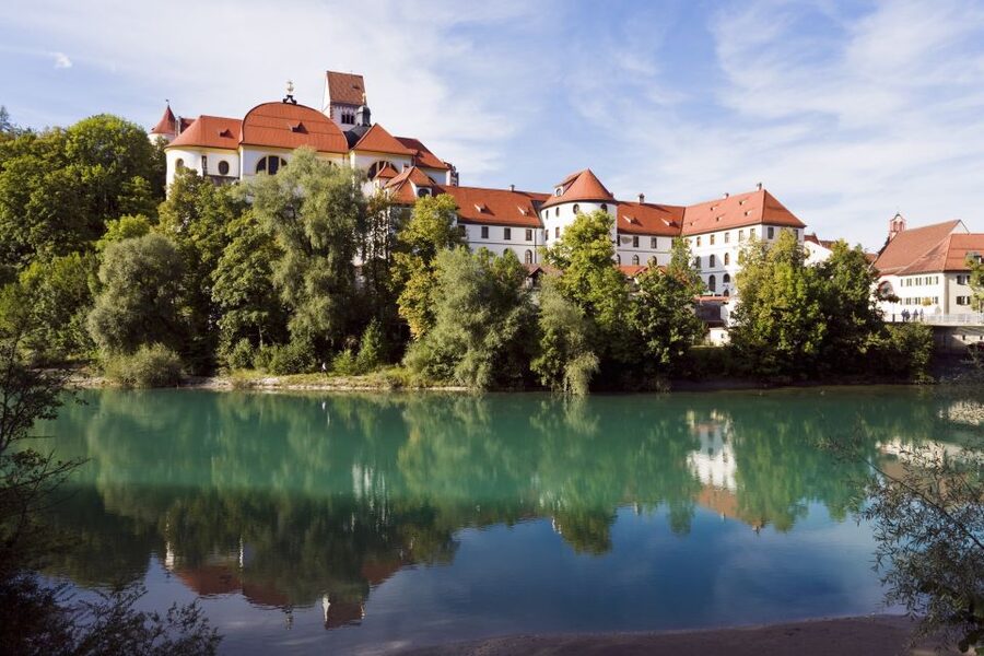 Füssen: Old Town Guided Walking Tour in German - Why Füssen’s Old Town works so well on a walking tour
