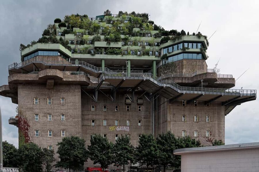 Green Bunker Tour on St. Pauli – the original - Entering the Feldstraße Flakturm IV, Hamburg’s gray giant that got a new job
