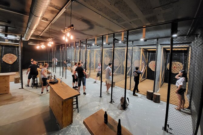Guided Axe Throwing Experience in Frankfurt Altstadt - Finding Töngesgasse 4 Without Stress