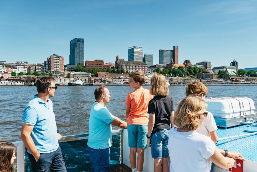 Hamburg: 1.5-Hour Harbor and Speicherstadt Day Cruise - Should you book the Hamburg harbor and Speicherstadt day cruise?