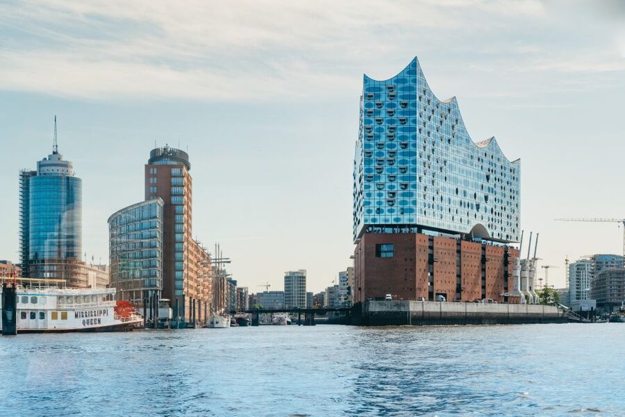 Hamburg: 1.5-Hour Harbor and Speicherstadt Day Cruise - Entering the Speicherstadt waterways: when tides decide the route