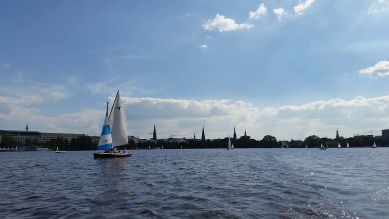 Hamburg: 1.5-Hour Sailing Sightseeing Tour on Aussenalster - Getting Aboard at the Außenalster Dock