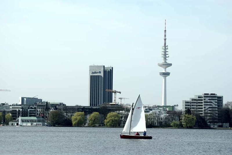 Hamburg: 1.5-Hour Sailing Sightseeing Tour on Aussenalster - Hanseatic Hamburg Views You Only Get From Water