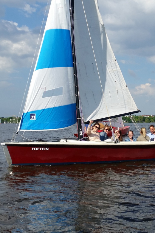 Hamburg: 1.5-Hour Sailing Sightseeing Tour on Aussenalster - Price and Value for a Private Group on Außenalster