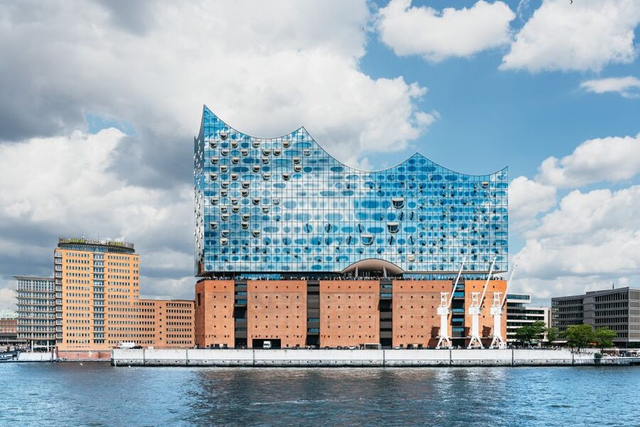 Hamburg: 1-Hour Harbor Sightseeing Cruise with HafenCity - Sun Deck vs. Panoramic Lounge: Pick Your Comfort Strategy
