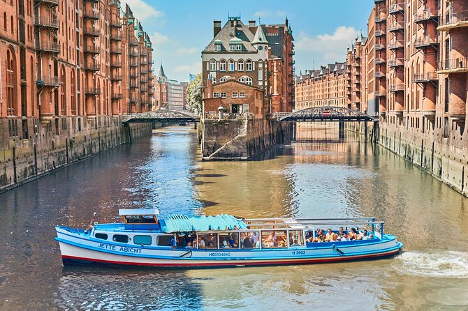 Hamburg: 1-hour harbor tour - Common pitfalls: English expectations, app downloads, and onboard payment