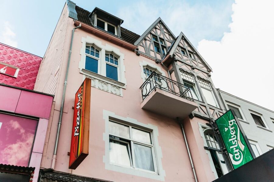 Hamburg: 2.5-Hour Beatles Music Tour - Price and value: $33 for 150 minutes of live music storytelling