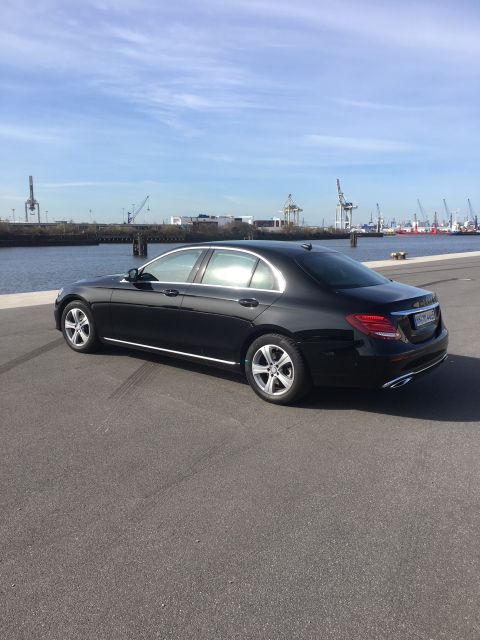 Hamburg: 3-Hour Limousine Tour with Driver-Guide - Price and value: what $324 buys you in real terms