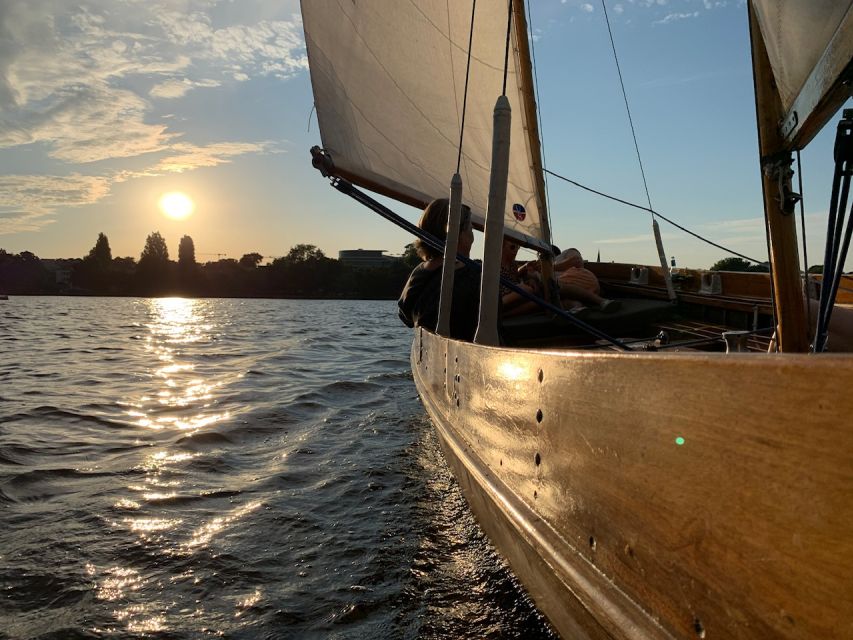 Hamburg: Alster River Sailboat Tour with Sundowner - Where you go and what to do before you board