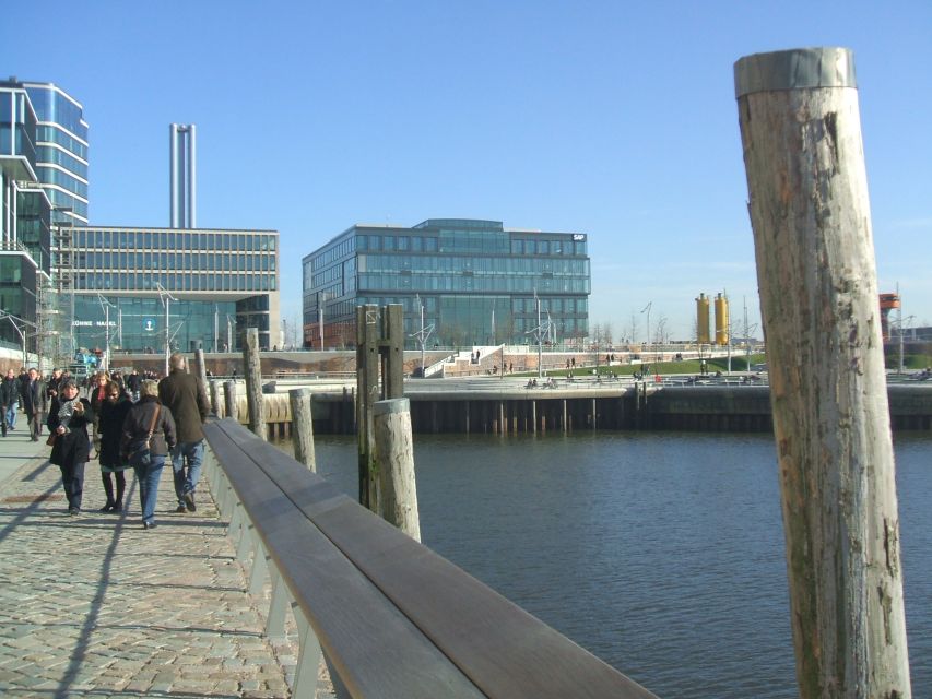 Hamburg: Bike Tour of the Speicherstadt & Old Harbor - Timing, effort level, and what kind of rider fits best