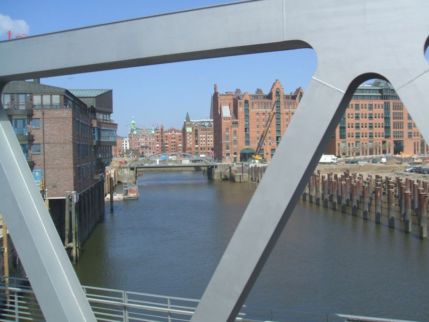 Hamburg: Bike Tour of the Speicherstadt & Old Harbor - Guide style matters, and this tour leans on it