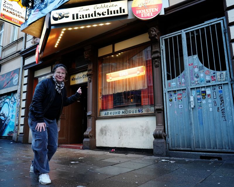 Hamburg: Crimes of St. Pauli Guided Walking Tour - Meeting Point, Timing, and How the 2 Hours Move