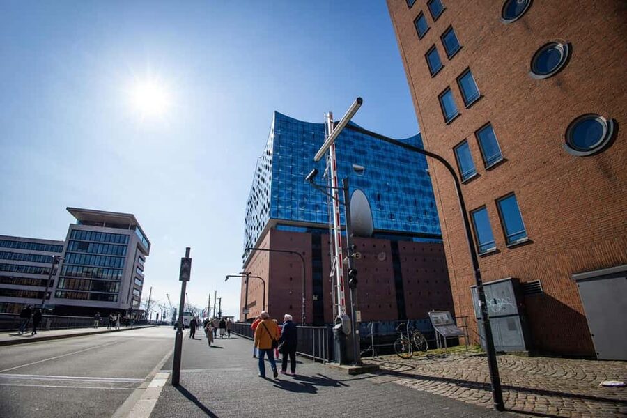 Hamburg: Discovery Tour - Westfieldcenter to Elbphilharmonie - From modern shopping hub to Speicherstadt’s red-brick world