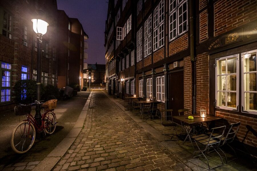 Hamburg: Eerie Speicherstadt Tour - The dark tales you’ll hear: death, devils, witch hunts, sea monsters