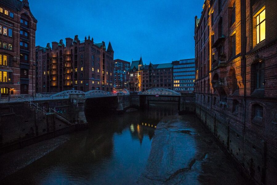Hamburg: Eerie Speicherstadt Tour - Weather, timing, and what to wear for a 2-hour nighttime walk