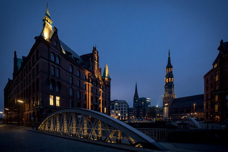 Hamburg: Eerie Speicherstadt Tour - Why the Speicherstadt warehouses feel extra eerie at night